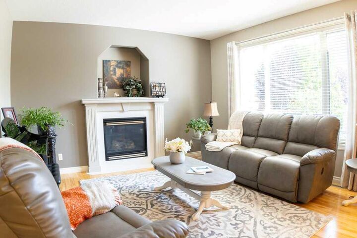 Property Photo:  10 Argent Close  AB T4R 3R4 