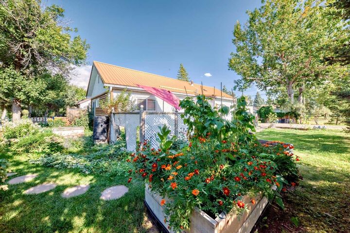 Property Photo:  2319 23 Street  AB T0L 1R0 