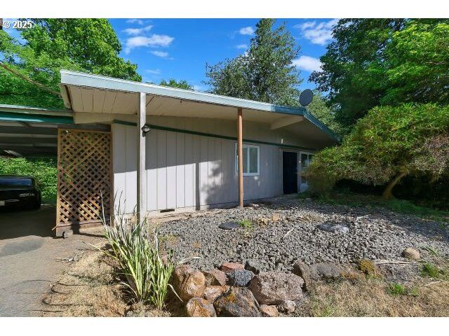 Property Photo:  93099 Marcola Rd  OR 97454 