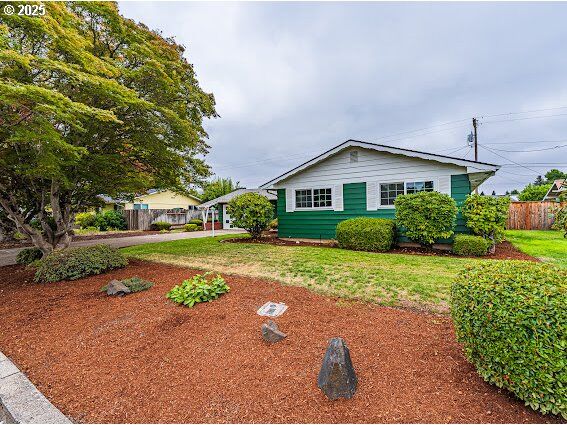 Property Photo:  3138 Columbine St  OR 97404 