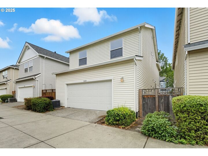 Property Photo:  5632 NE Hidden Creek Dr  OR 97124 