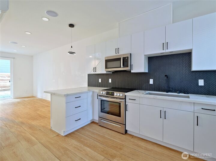 Property Photo: 14023 Greenwood Avenue N C WA 98133