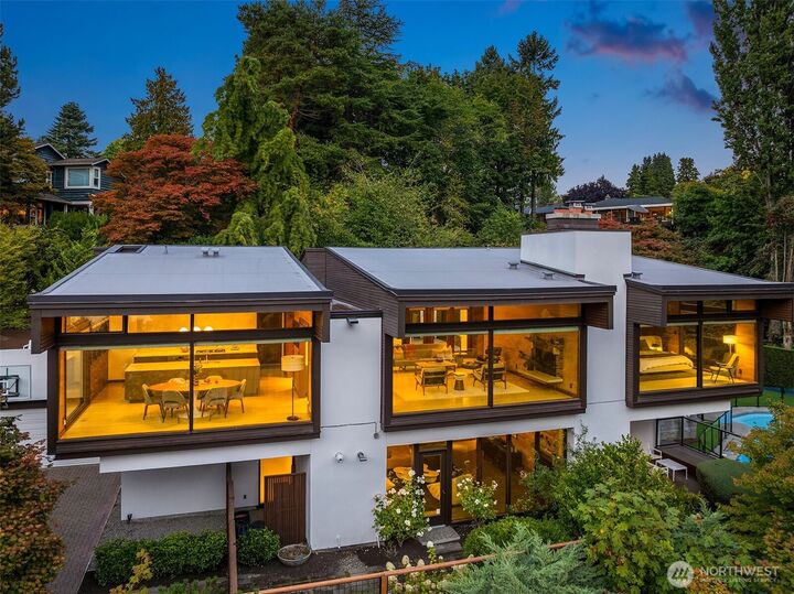 4343 W McLaren Street  Seattle WA 98199 photo