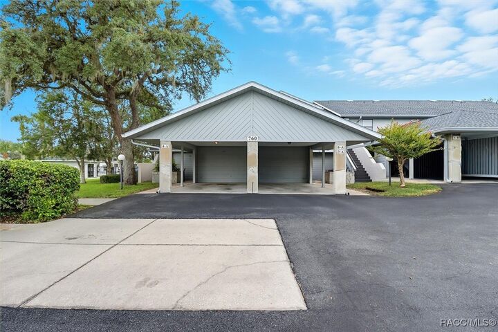 Property Photo:  760 E Gilchrist Court 4A  FL 34442 