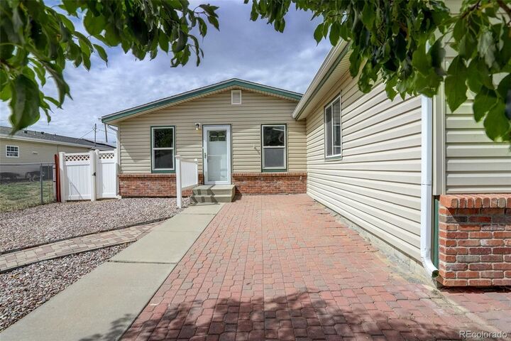 Property Photo:  725 2nd Street  CO 80102 