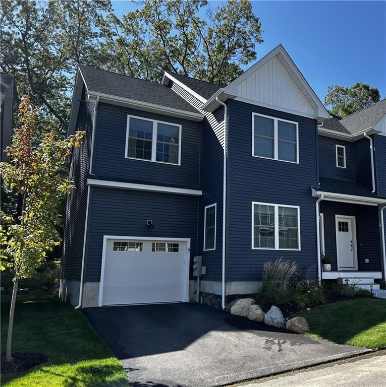 Property Photo:  20 Kensington Way 20  RI 02919 