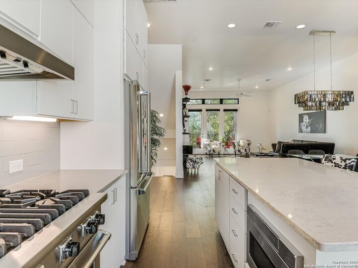 Property Photo:  1226 S Presa St 105  TX 78210 