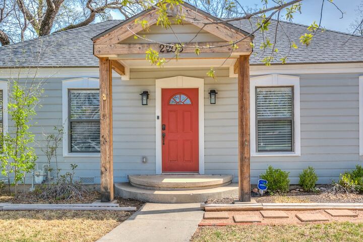 Property Photo:  2205 Live Oak Dr  TX 76901 