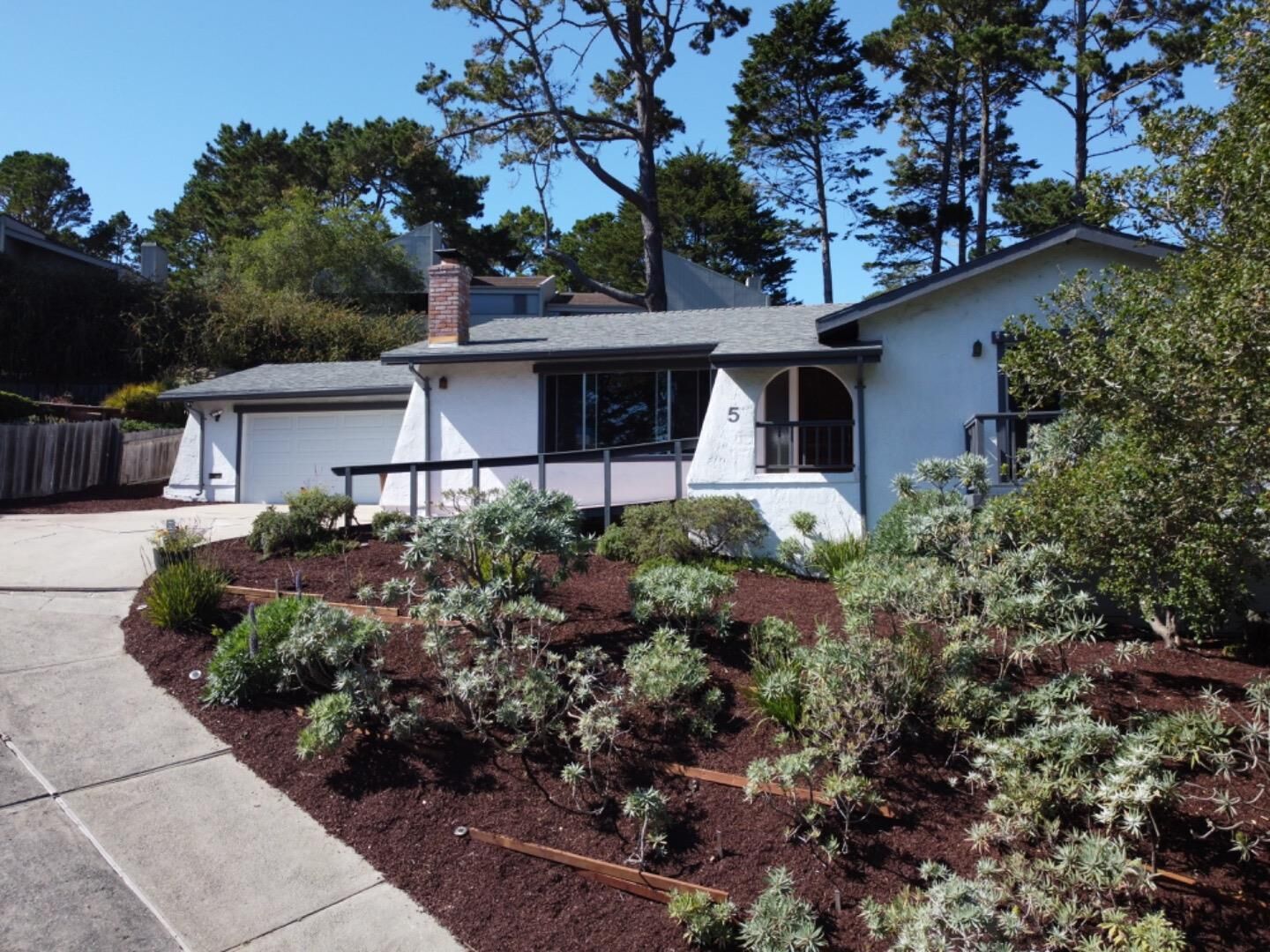 Property Photo:  5 Stratford Place  CA 93940 