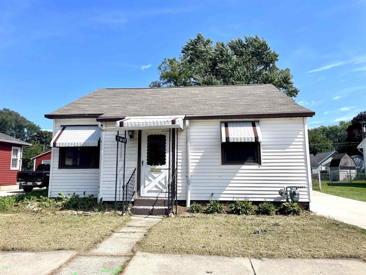 Property Photo:  560 North Oakhill Avenue  WI 53548