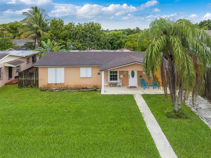 10854 SW 141st Ln  Miami FL 33176 photo