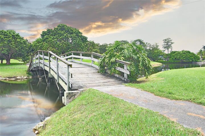 Property Photo: 5203 Avocado Dr FL 33319