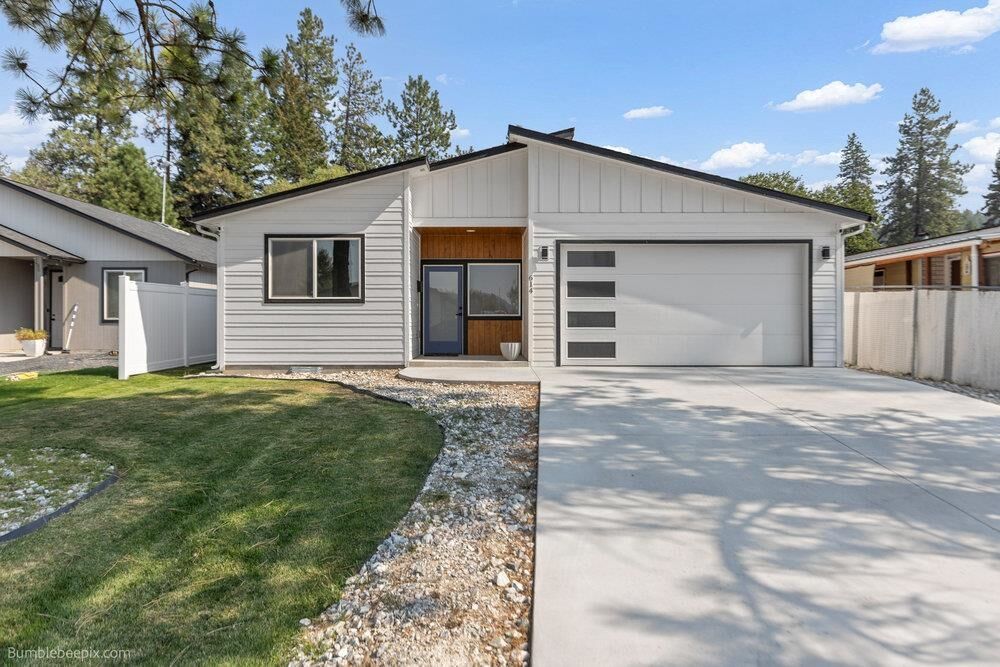 Property Photo: 614 N 2nd St WA 99173