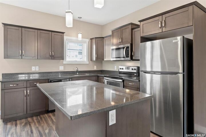 Property Photo:  1216 Pringle Way  SK S7T 0X5 