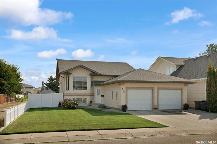 229 Lakeridge Drive  Warman SK S0K 0A1 photo