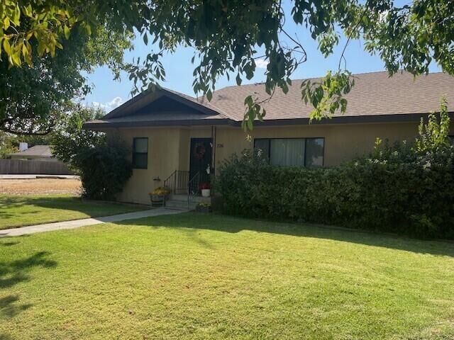 Property Photo:  726 Josephine Avenue  CA 93212 