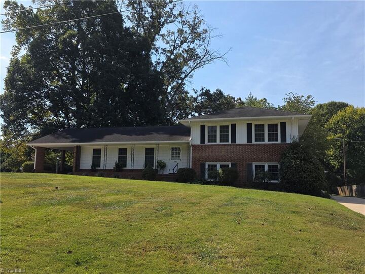 Property Photo:  280 Brittany Road  NC 27045 