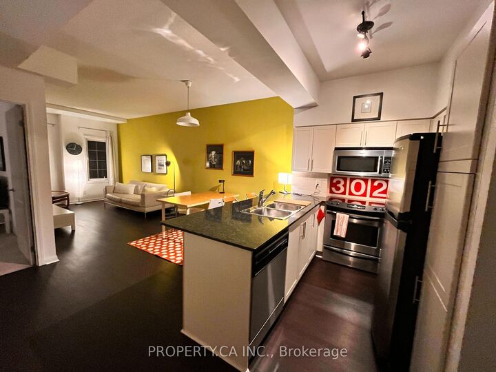 Property Photo:  15 Windermere Avenue 302  ON M6S 5A2 