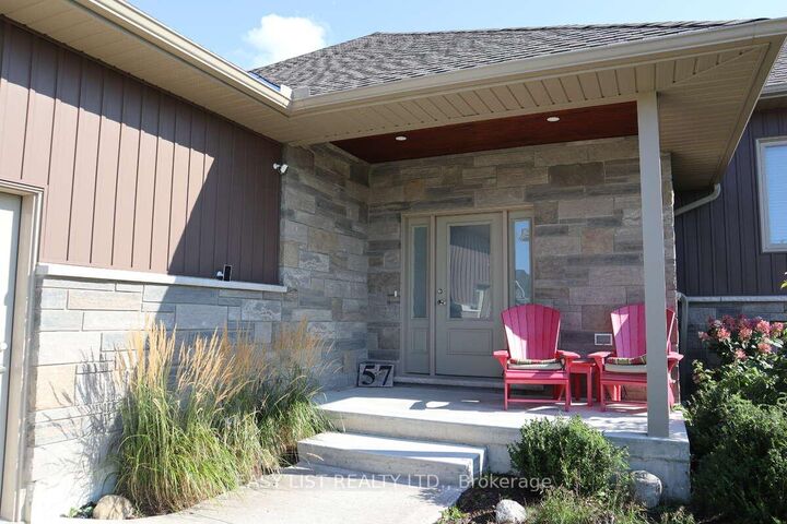 Property Photo: 57 Chestnut Hill Crescent ON N0H 2N0