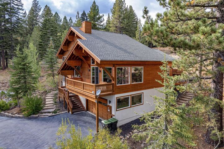 Property Photo: 16152 Skislope Way CA 96161