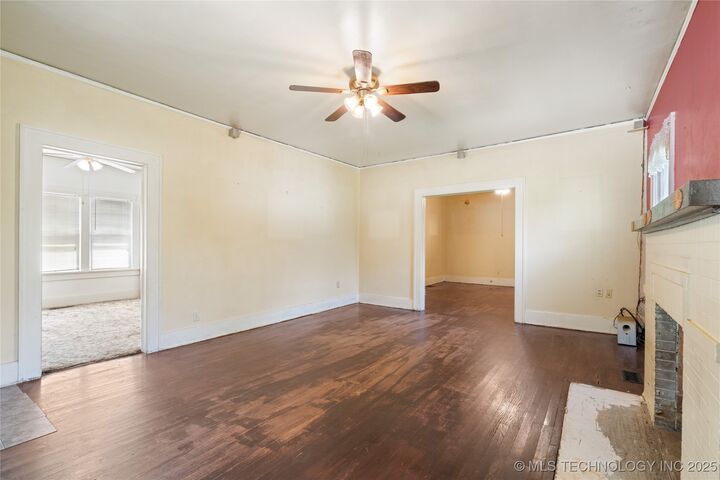Property Photo:  916 S Okmulgee Avenue  OK 74447 