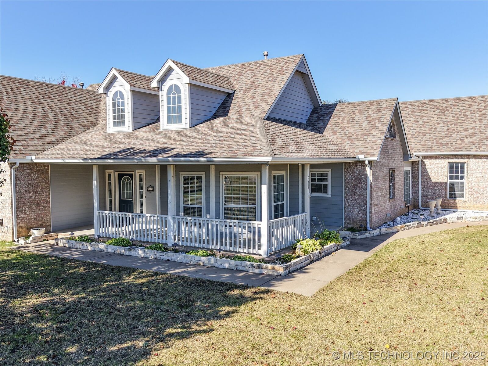 Property Photo:  814 S Tall Chief Avenue  OK 74070 