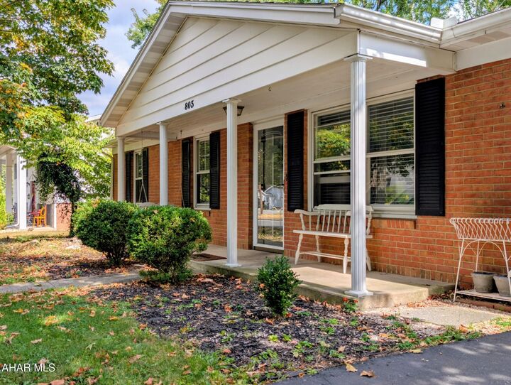 Property Photo:  803 Preston Street  PA 15522 