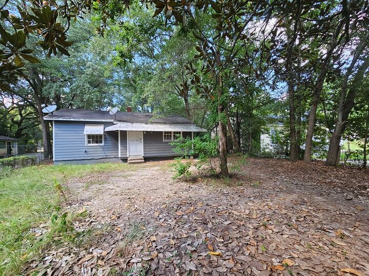 Property Photo: 807 Lincoln Avenue GA 31701