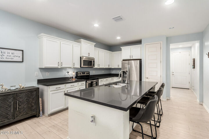 Property Photo:  229 E Vicenza Drive  AZ 85140 