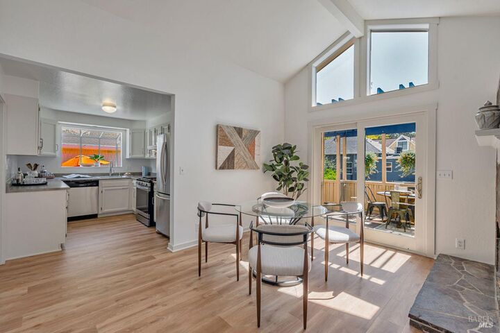 Property Photo:  105 Bayview Street  CA 94901 