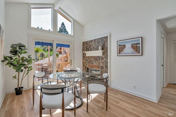 Property Photo: 105 Bayview Street CA 94901