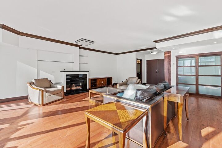 Property Photo:  1239 W Georgia Street 2001  BC V6E 4R8 