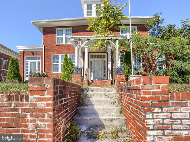 Property Photo:  3004 Herr Street  PA 17103 