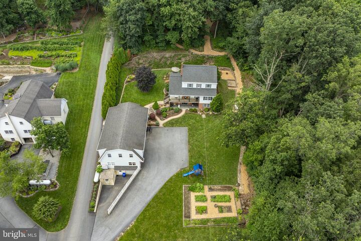 259 Hill Road  New Holland PA 17557 photo