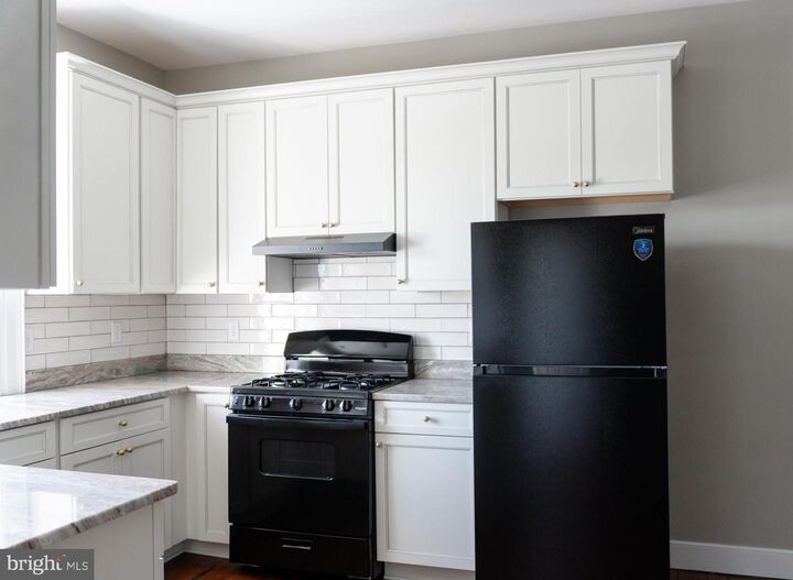 Property Photo:  723 Caroline Street 2  VA 22401 