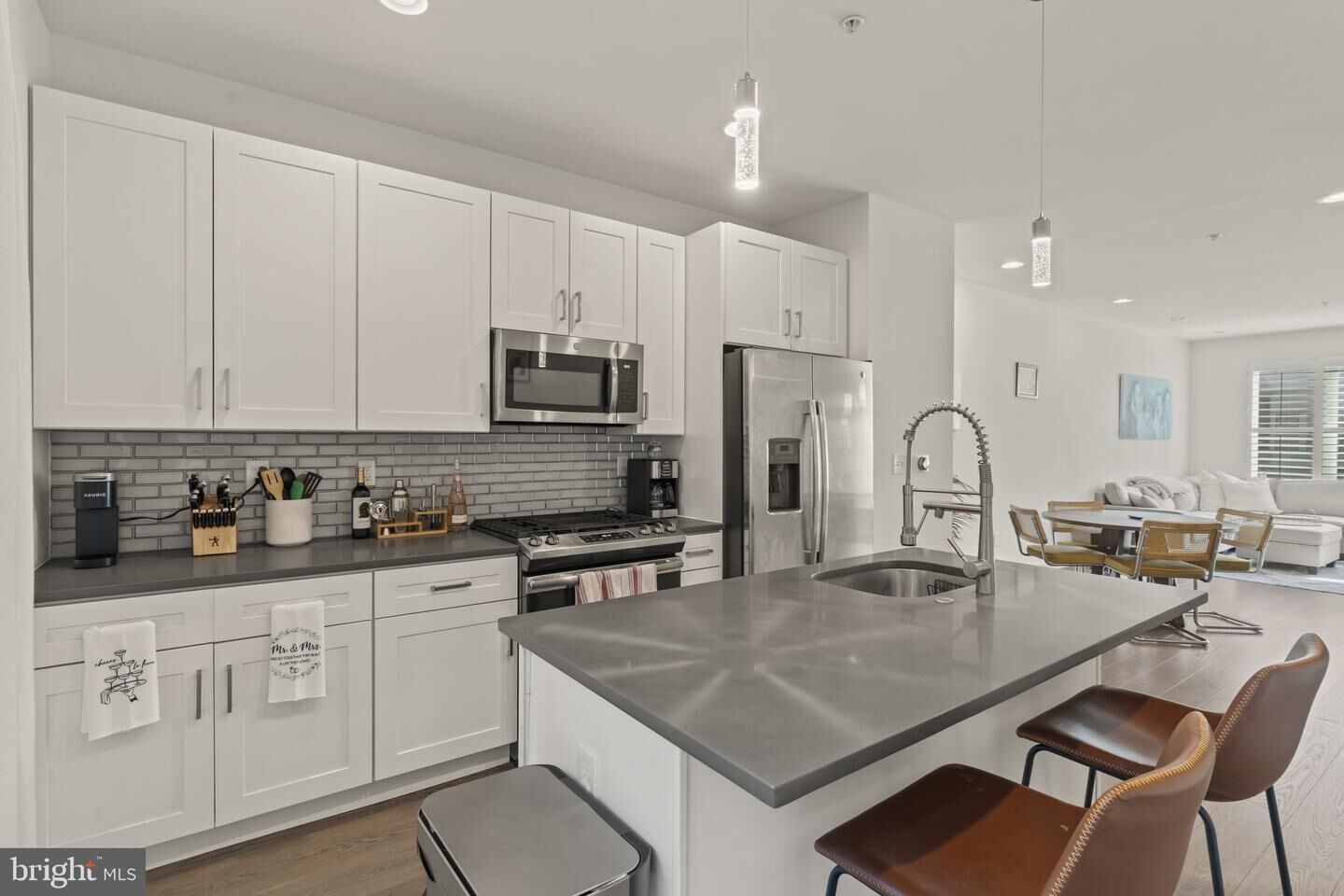 Property Photo:  2544 S 2nd Street  PA 19148 