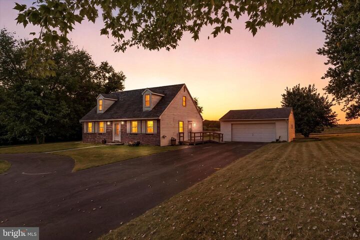 Property Photo:  2748 Jefferson Road  PA 17362 