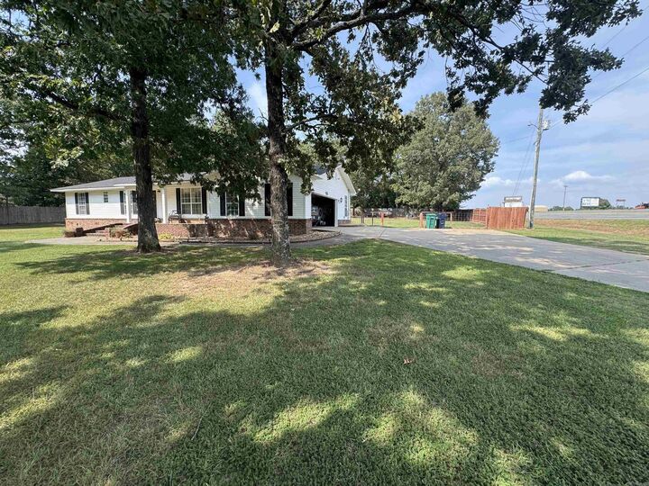 Property Photo: 6 Oak Cliff Cove AR 72039