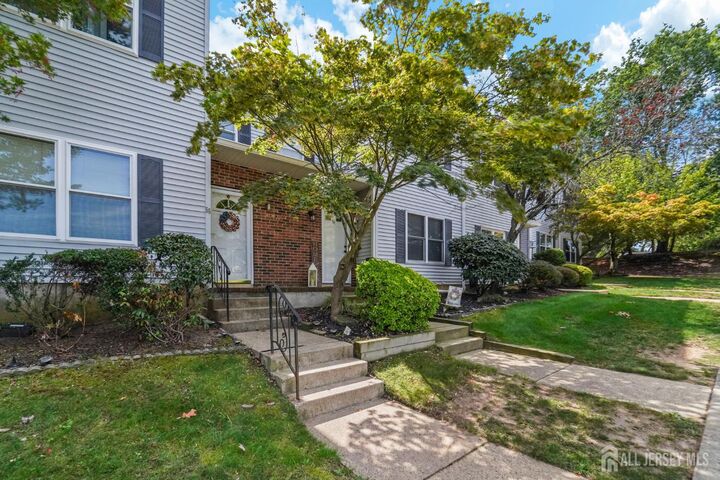 Property Photo:  58 Hickory Court  NJ 08831 