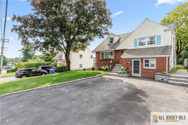 Property Photo:  5 N Minnisink Avenue  NJ 08859 