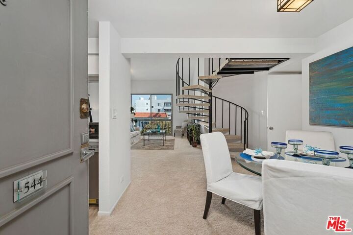 Property Photo:  1440 Veteran Ave  CA 90024 