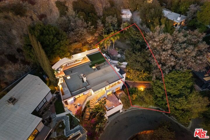 Property Photo:  1790 Viewmont Dr  CA 90069 