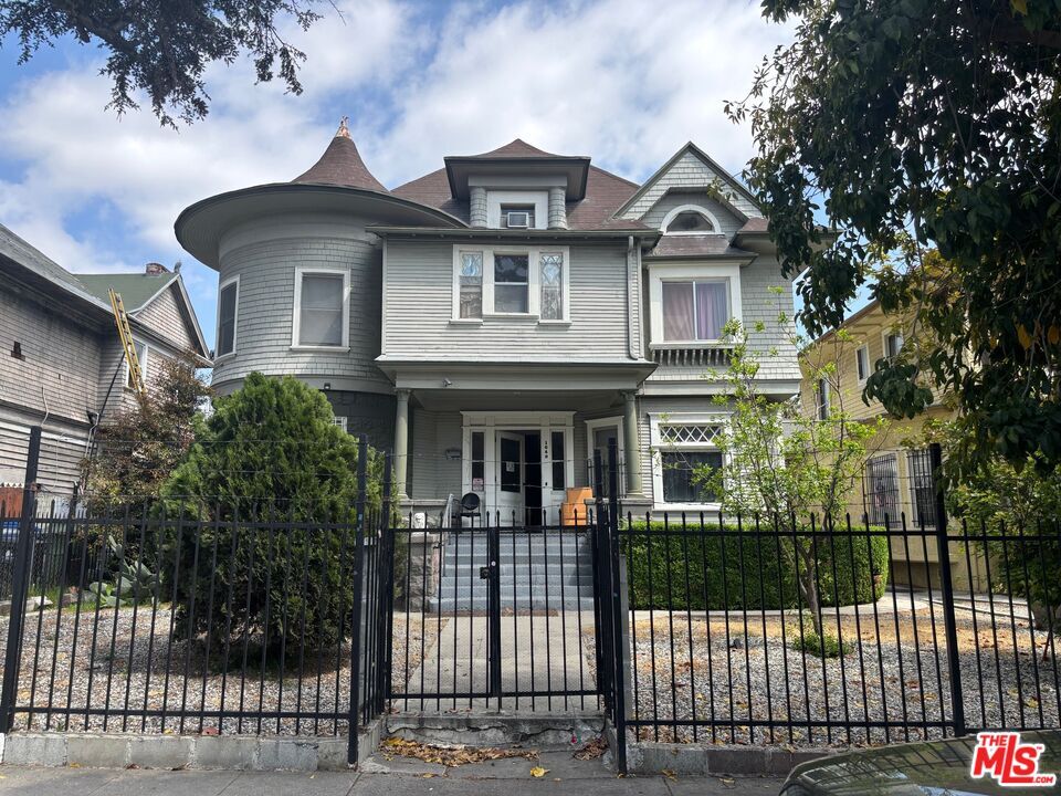Property Photo: 1040 S Westlake Ave CA 90006