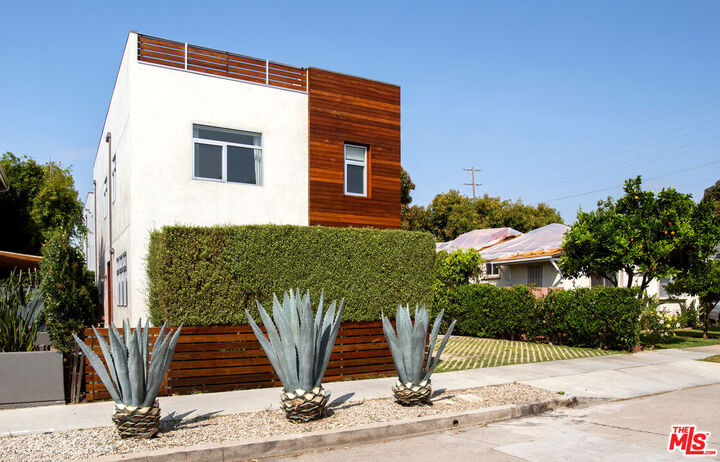 Property Photo:  2013 Federal Ave  CA 90025 