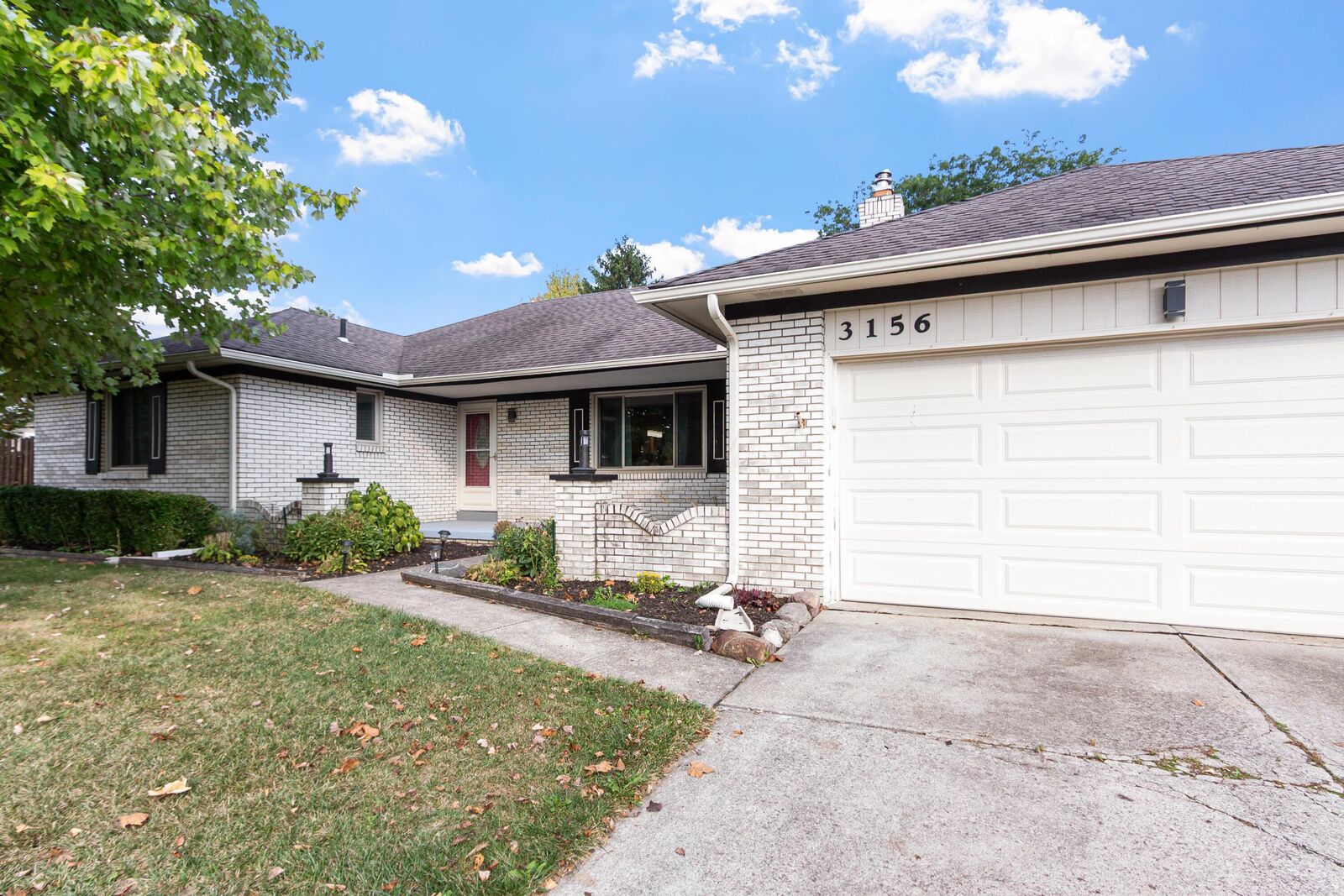 Property Photo: 3156 Hoover Road OH 43123