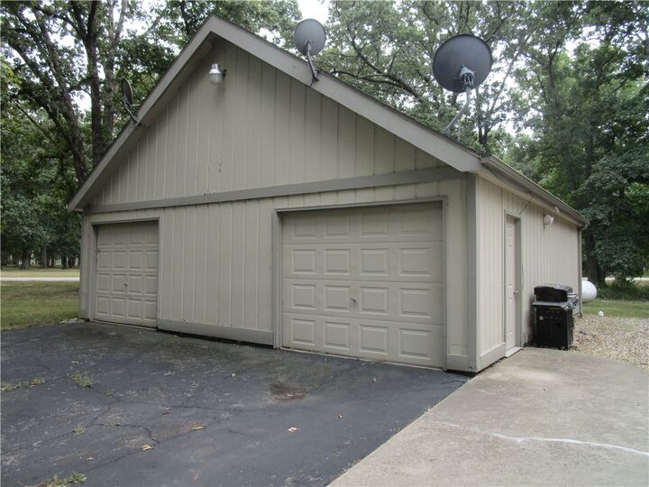 Property Photo:  90 Beyers Lake Road  IL 62557 