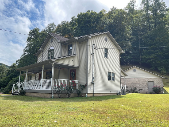 Property Photo: 447 Big Elk Road KY 41203