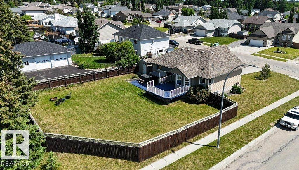 Property Photo:  916 62A Street  AB T7E 1Y6 