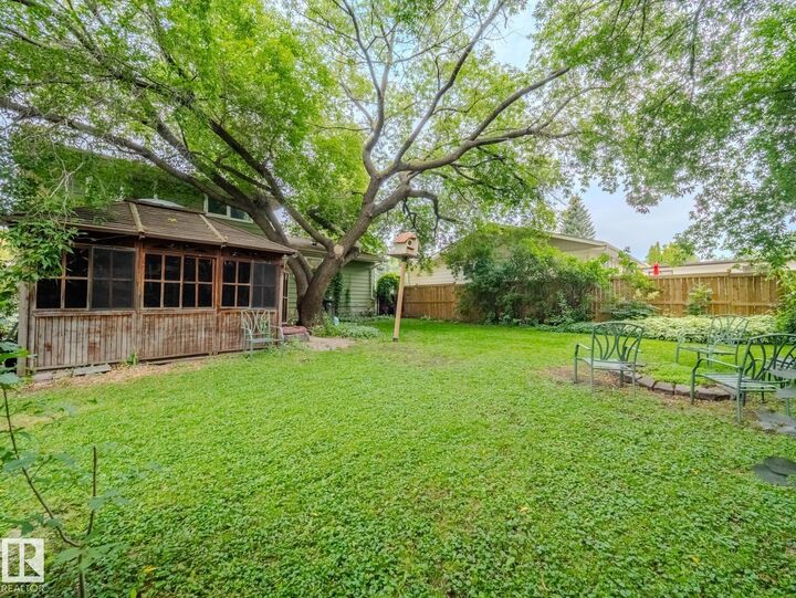 Property Photo:  32 Garfield Crescent  AB T8A 3L7 