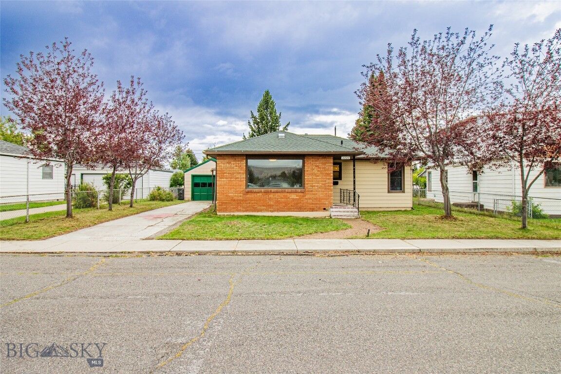 Property Photo:  2220 Cross Drive  MT 59701 